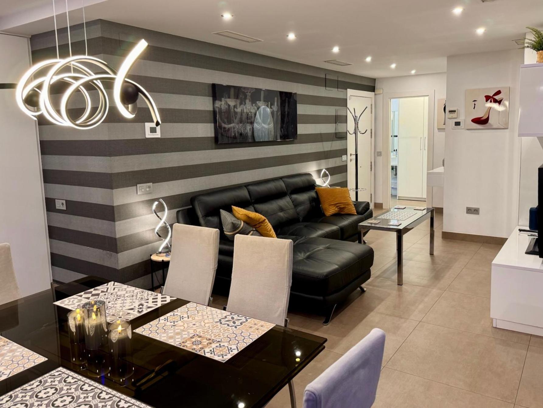 Modern Apartment In La Nogalera Torremolinos Exterior photo